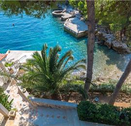Luxury 6 Bedroom Seafront Villa with pool and Separate Apartment along Secluded Beach near Hvar Town, Sleeps 10-12